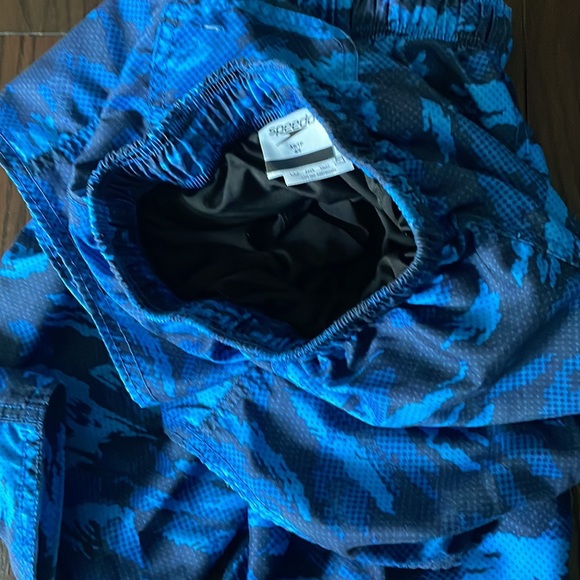 2 boys bathing suits size 4/5 - Picture 6 of 6